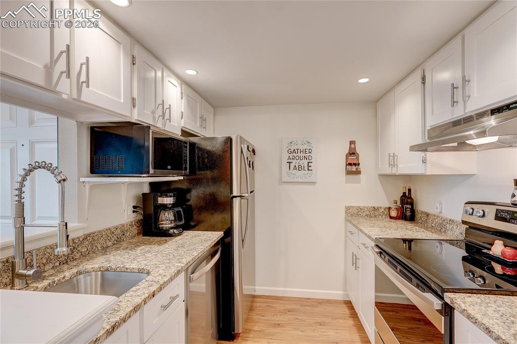 918 Tenderfoot Hill Road, Unit 201 Colorado Springs, CO 80906 - Photo 9 of 30