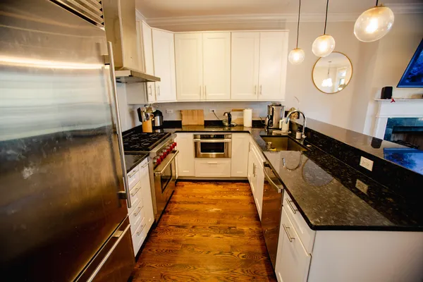 $5,000 | 843 West Fletcher Street, Unit 2W, Chicago, IL 60657