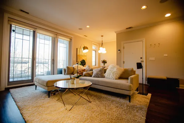 $5,000 | 843 West Fletcher Street, Unit 2W, Chicago, IL 60657