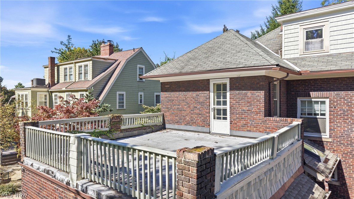 2692 Colchester Road Cleveland Heights, OH 44106 - Photo 6 of 46 Gallery Image 6