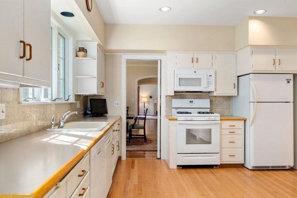 25 Aston Road Brookline, MA 02467 - Photo 22 of 42