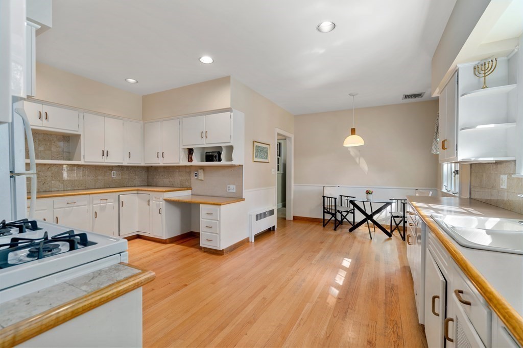 25 Aston Road Brookline, MA 02467 - Photo 25 of 42