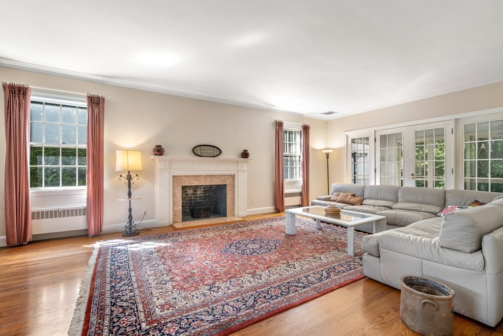 25 Aston Road Brookline, MA 02467 - Photo 4 of 42