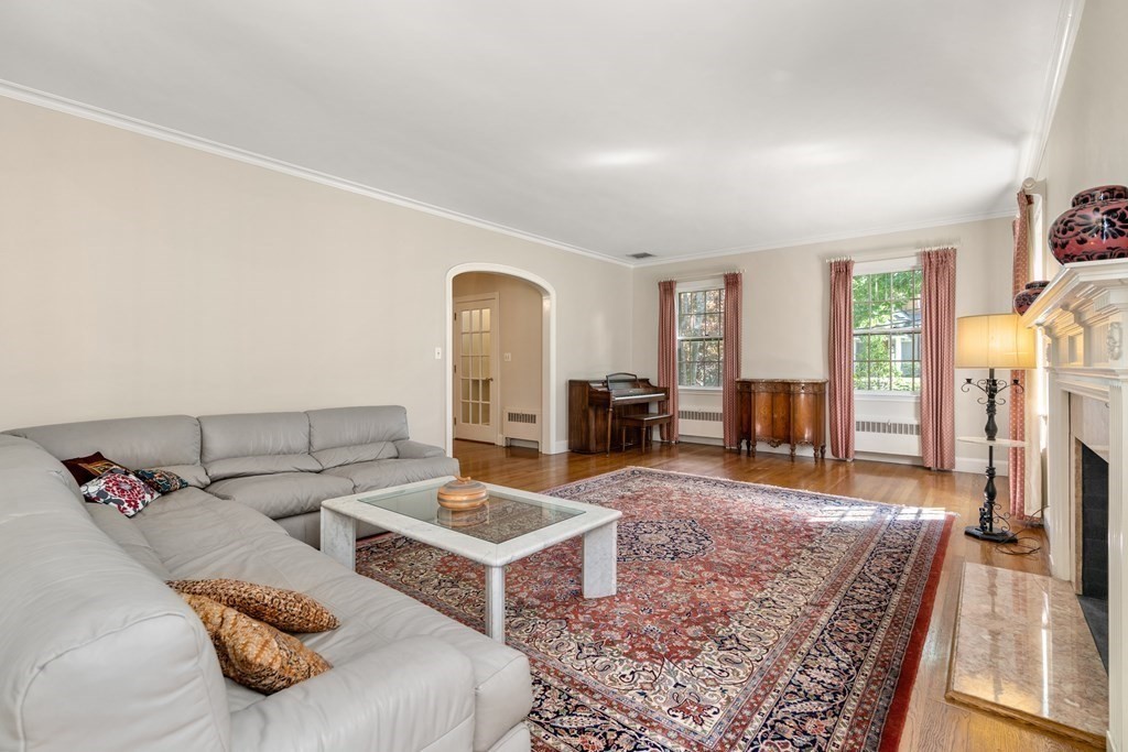 25 Aston Road Brookline, MA 02467 - Photo 5 of 42