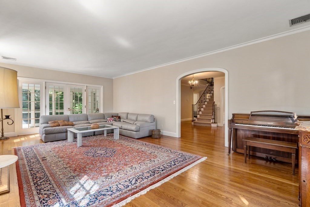 25 Aston Road Brookline, MA 02467 - Photo 6 of 42