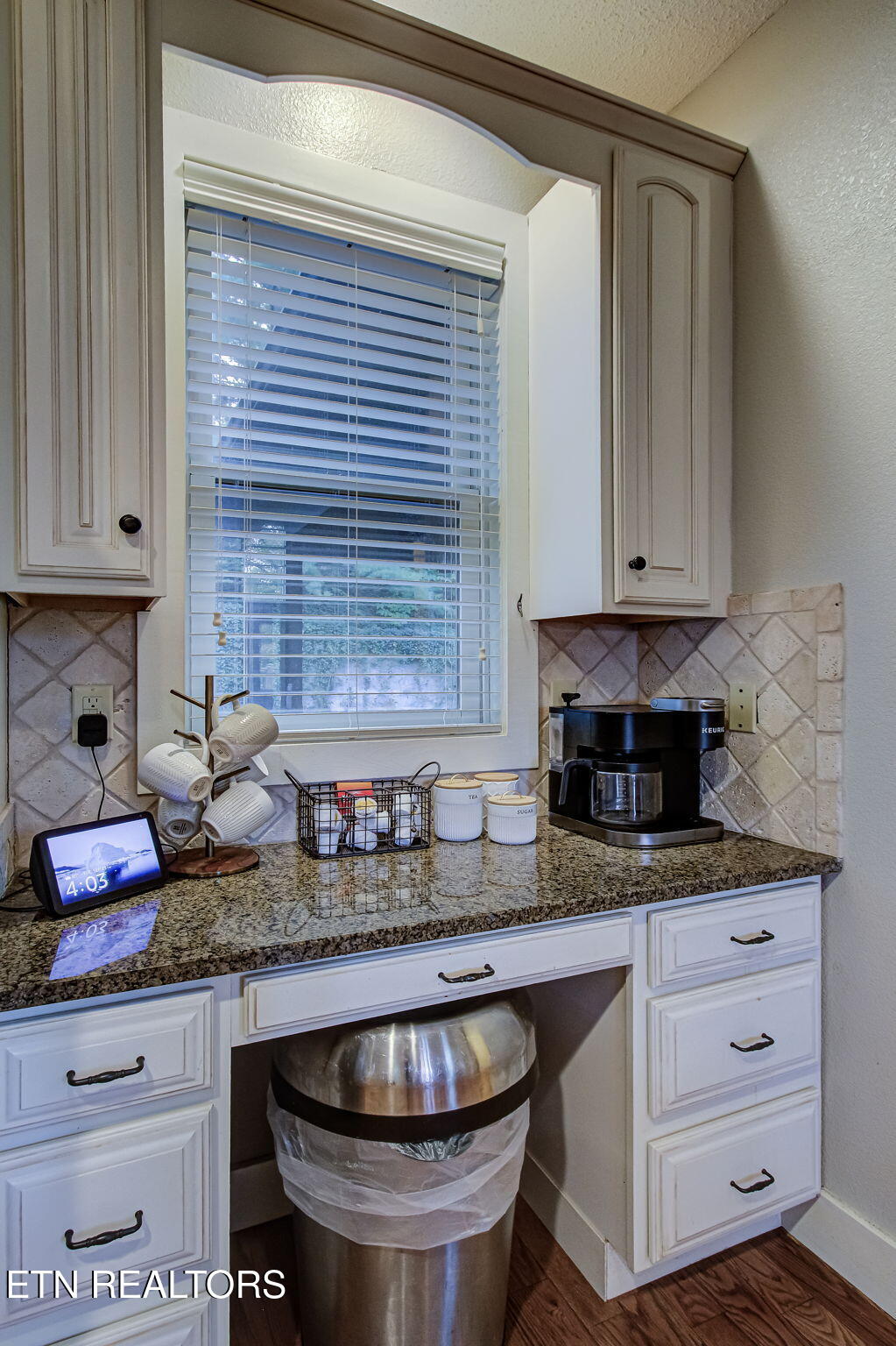 3148 Rocking Chair Lane Sevierville, TN 37862 - Photo 22 of 60 Coffee Nook - Bill Payer's Desk