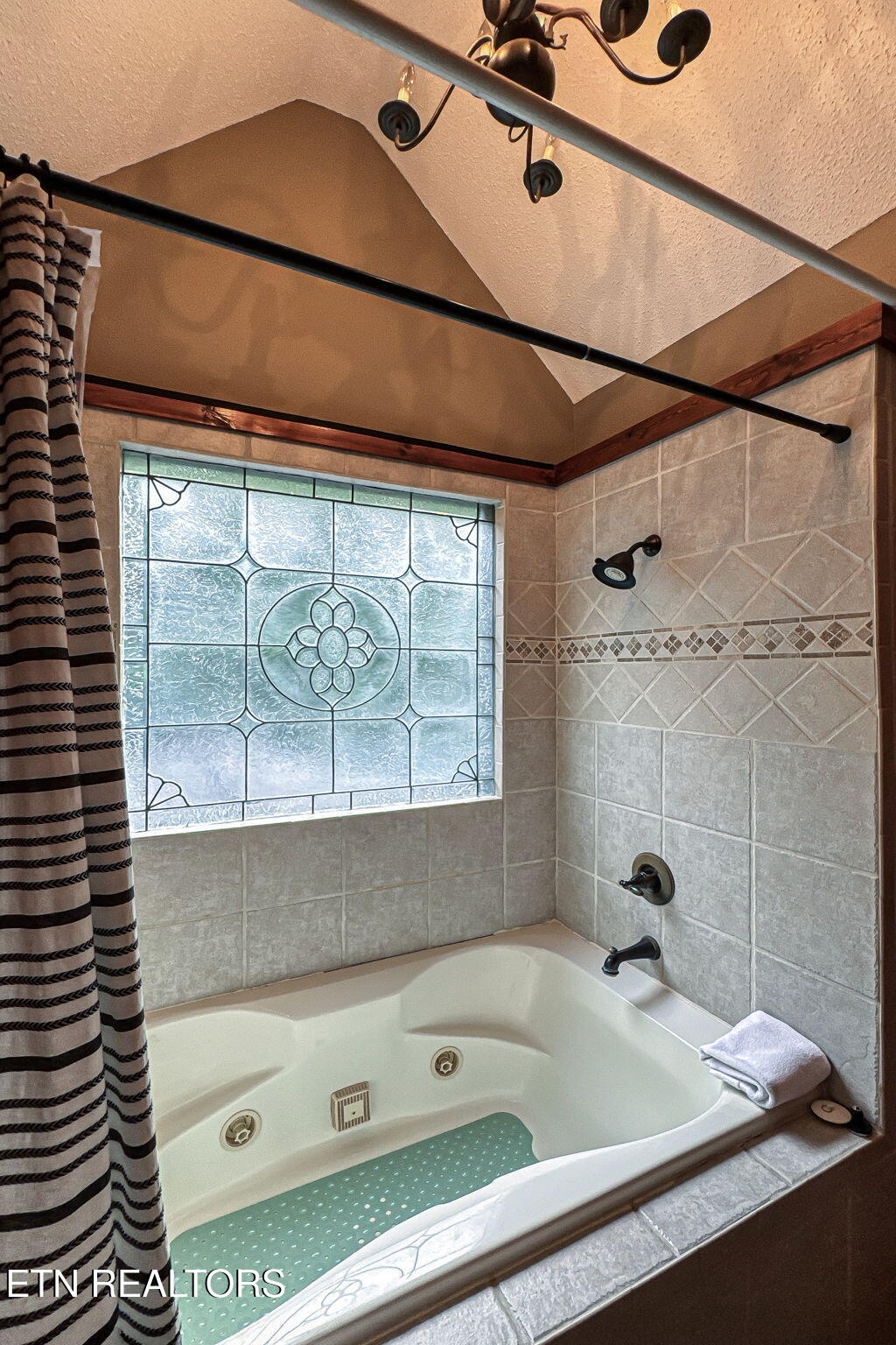 3148 Rocking Chair Lane Sevierville, TN 37862 - Photo 37 of 60 Vault Above Tub