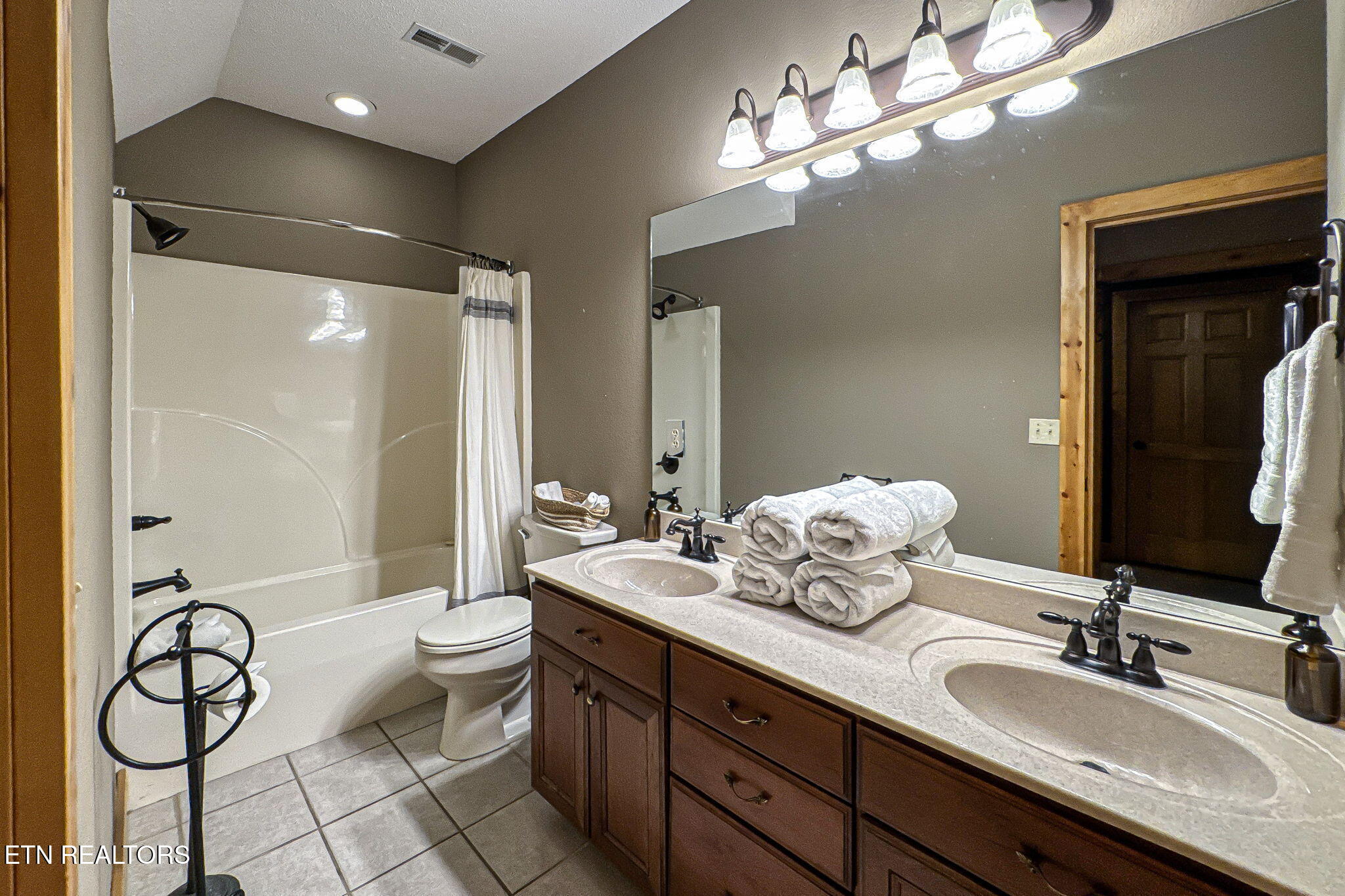 3148 Rocking Chair Lane Sevierville, TN 37862 - Photo 48 of 60 Down Stairs Bath