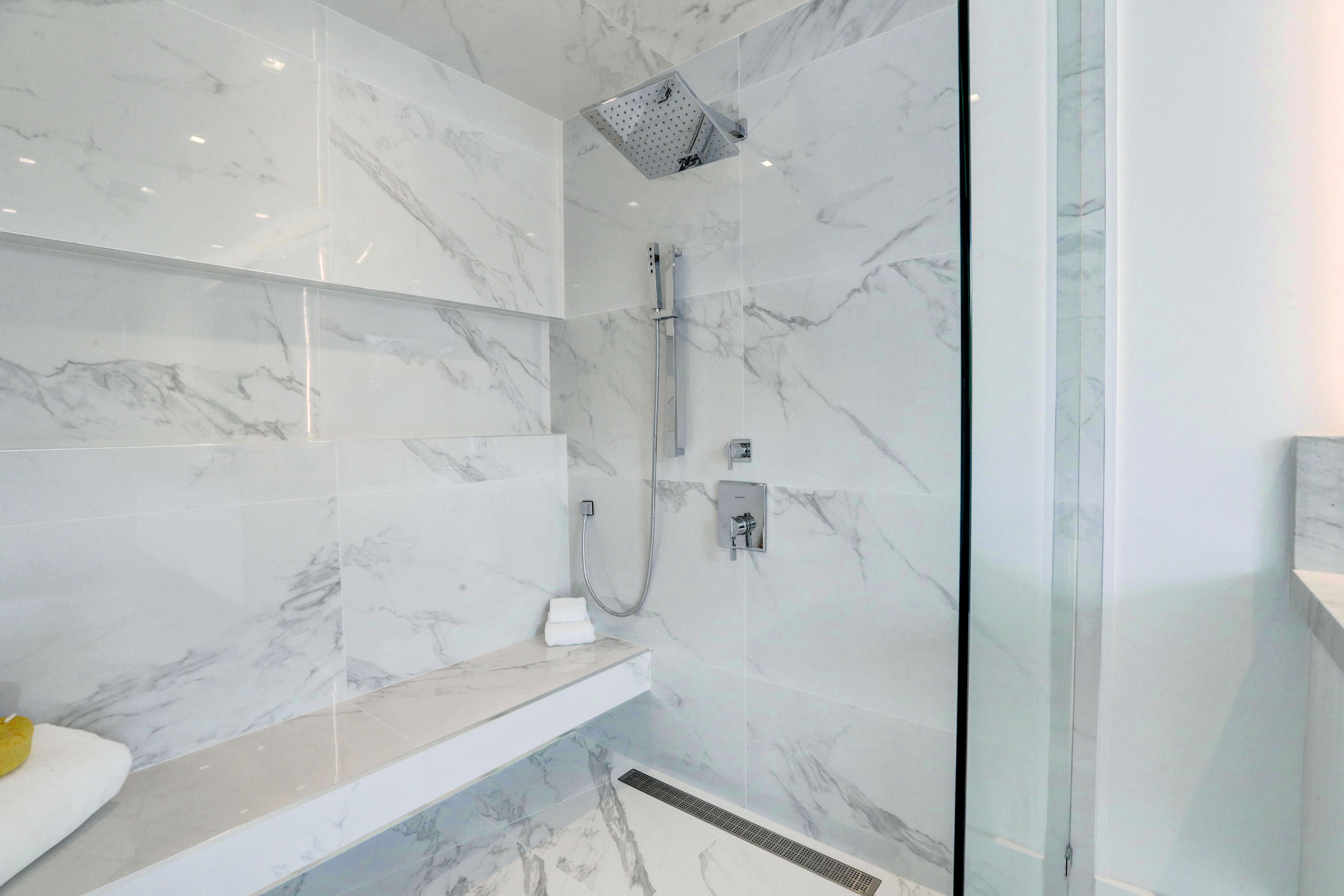 530 Northeast Wavecrest Way, Unit SOUTH Boca Raton, FL 33432 - Photo 15 of 26 Steam shower