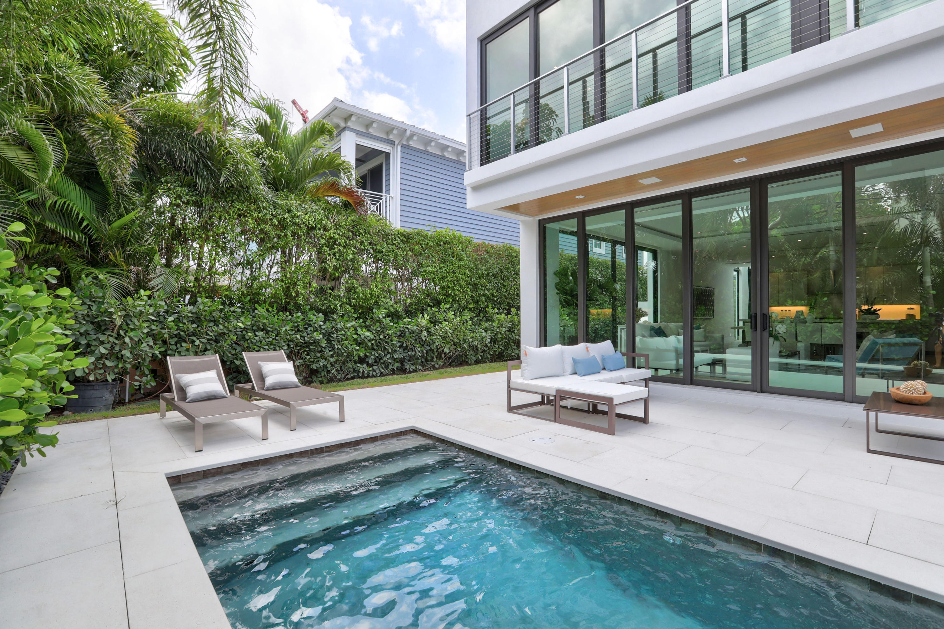 530 Northeast Wavecrest Way, Unit SOUTH Boca Raton, FL 33432 - Photo 20 of 26 South Back yard