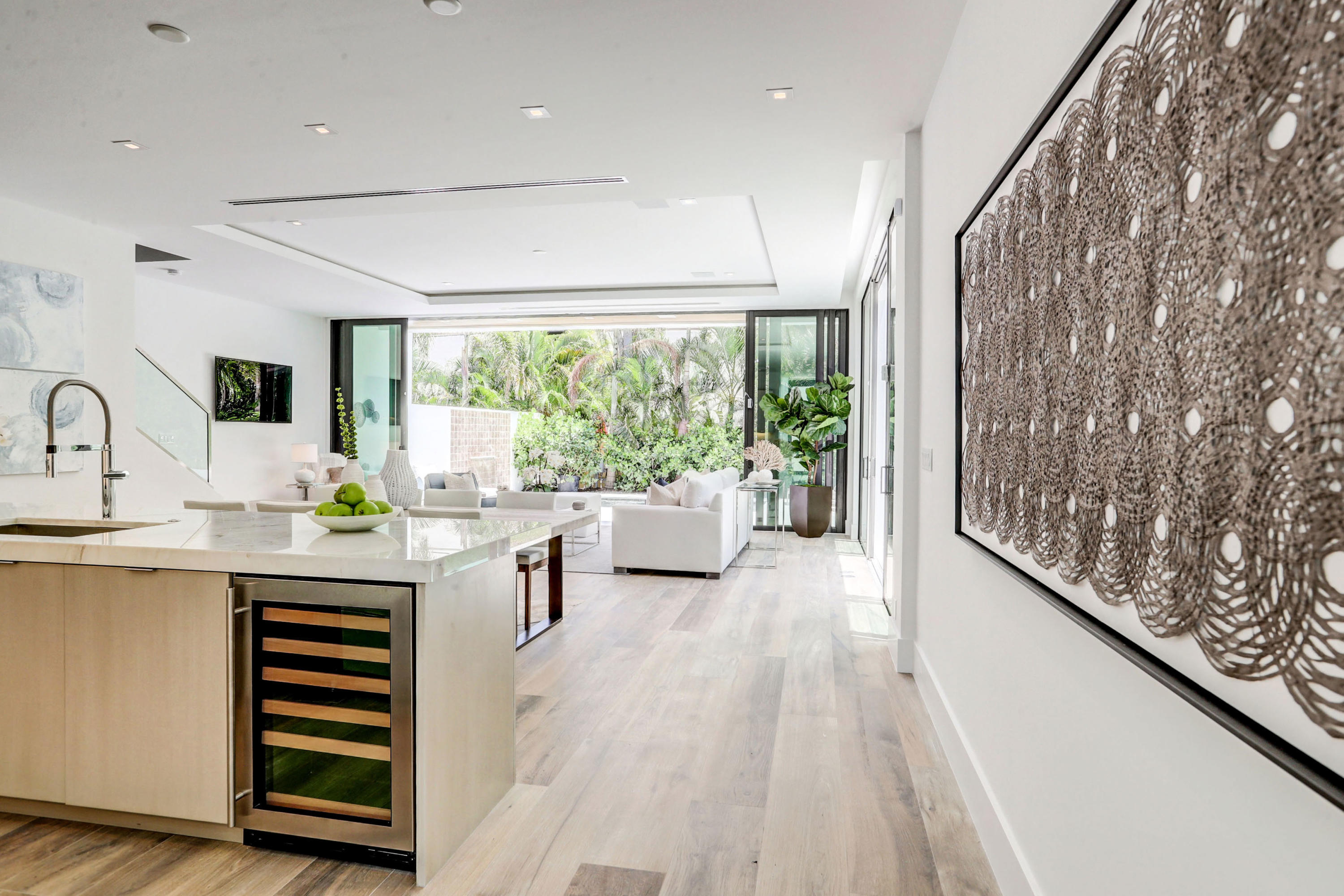 530 Northeast Wavecrest Way, Unit SOUTH Boca Raton, FL 33432 - Photo 3 of 26 Entry