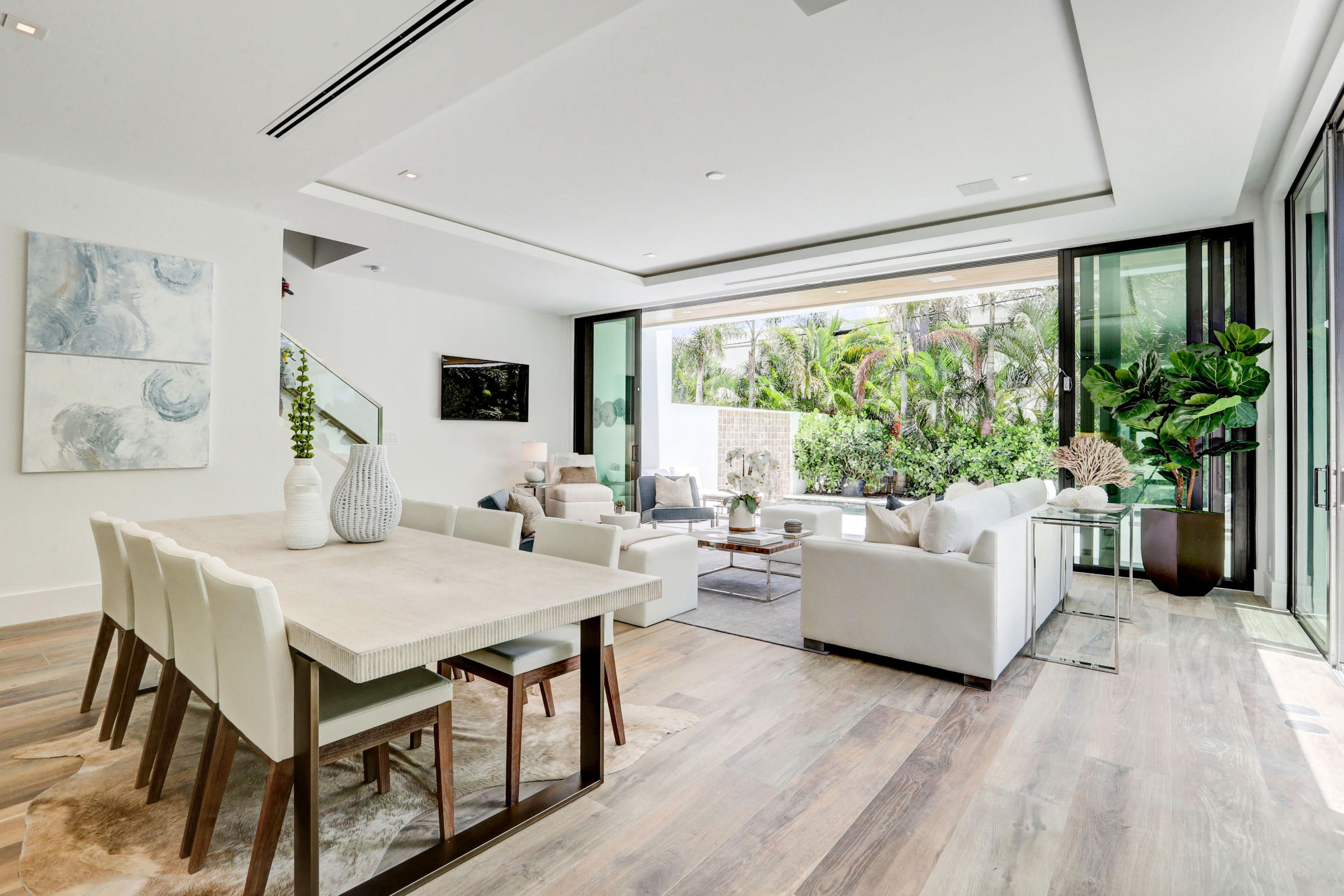 530 Northeast Wavecrest Way, Unit SOUTH Boca Raton, FL 33432 - Photo 5 of 26 Living Room and Dining area