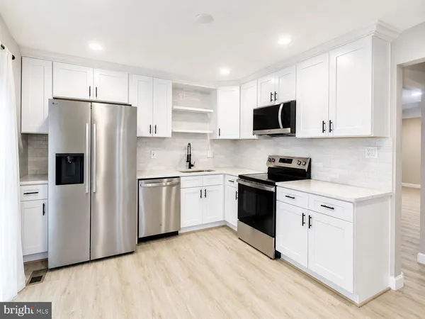 $3,200 | 4915 Arctic Terrace, Rockville, MD 20853