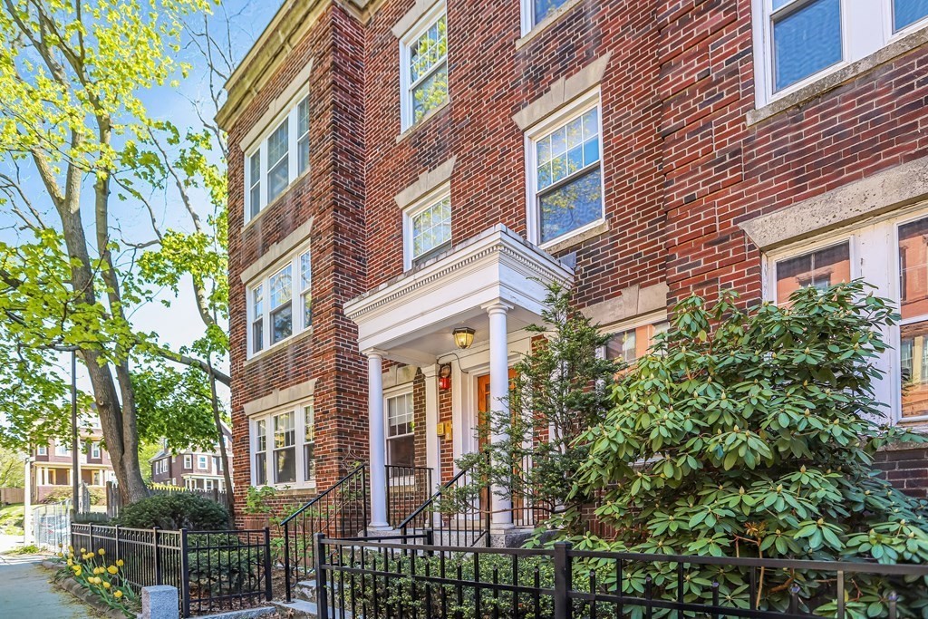 8 Lakeville Road, Unit 5 Boston, MA 02130 - Photo 4 of 18