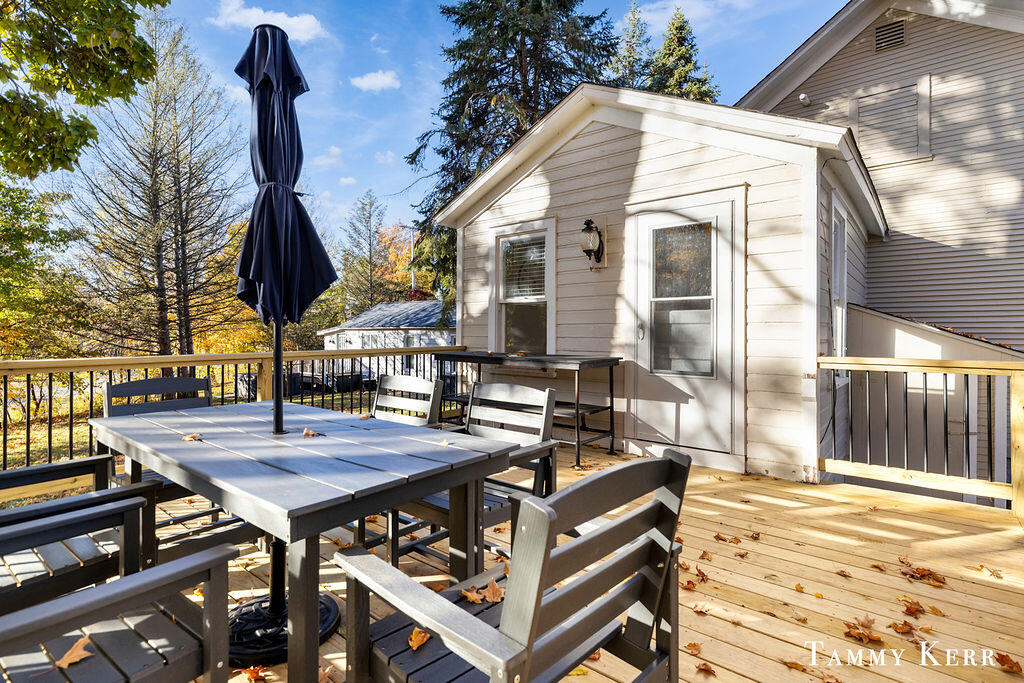 445 South Maple Street Saugatuck, MI 49453 - Photo 3 of 38 3X0A9599