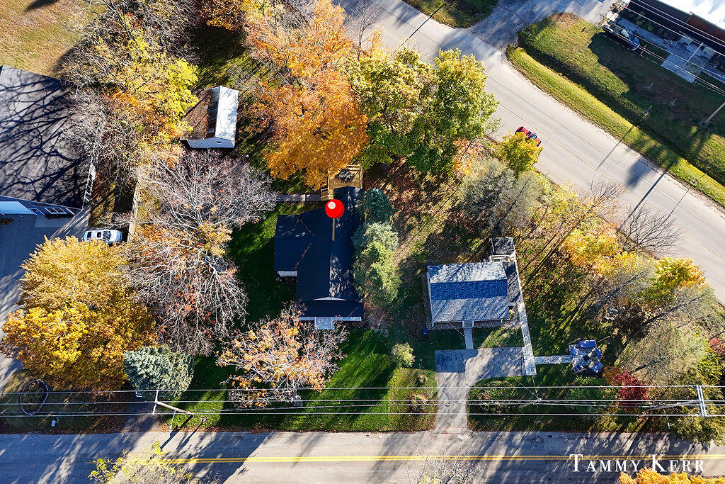 445 South Maple Street Saugatuck, MI 49453 - Photo 36 of 38 DJI_20251029101834_0705_Dcopy