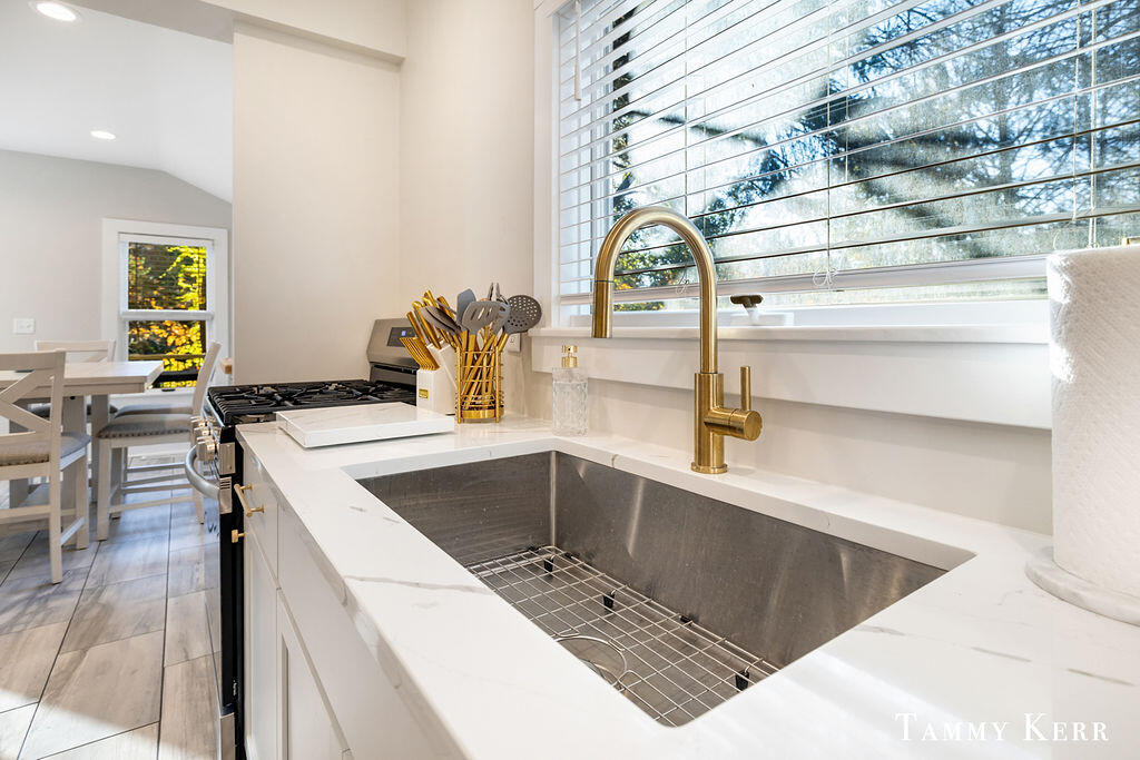 445 South Maple Street Saugatuck, MI 49453 - Photo 8 of 38 3X0A9507