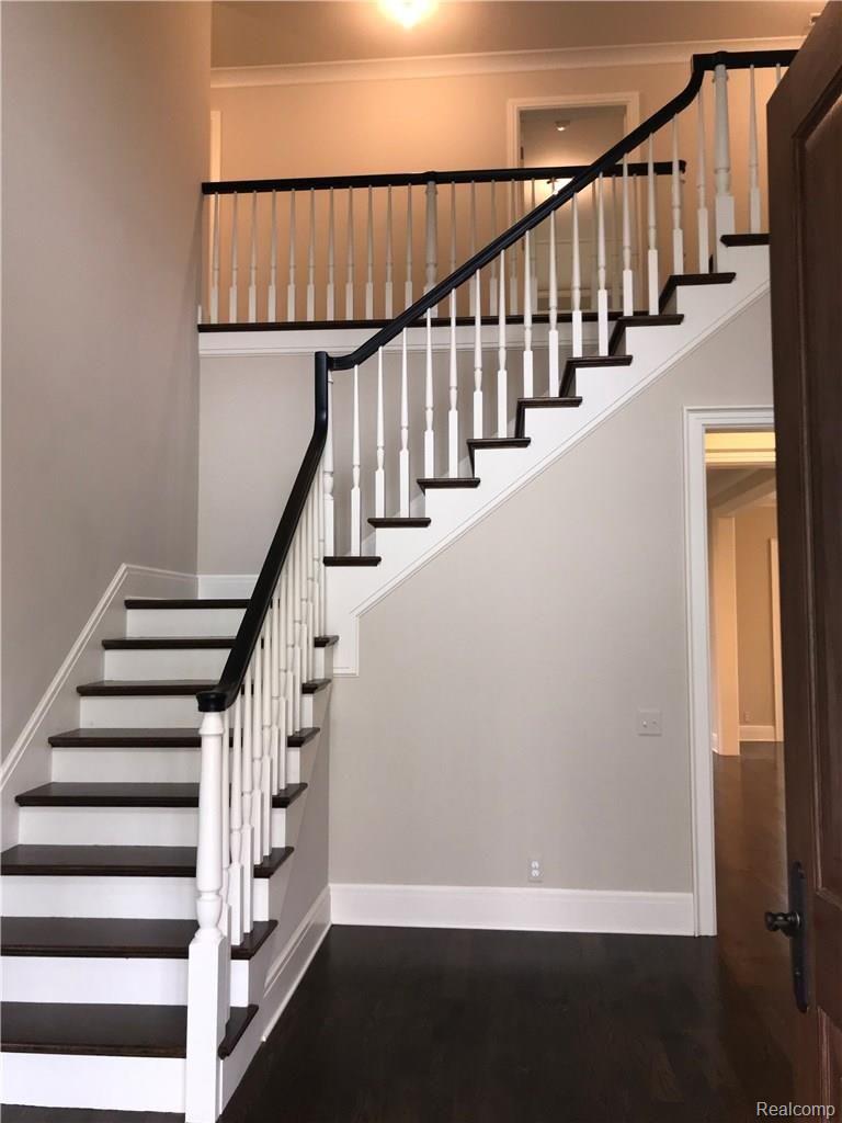 1008 Harvard Road Grosse Pointe, MI 48230 - Photo 9 of 19 Foyer.jpg