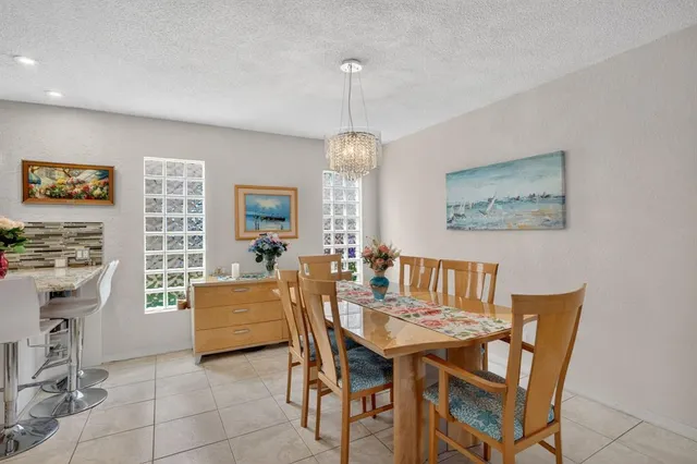 $689,000 | 10638 Northwest 7th Street, Pembroke Pines, FL 33026