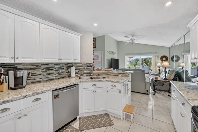 $689,000 | 10638 Northwest 7th Street, Pembroke Pines, FL 33026