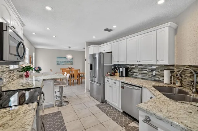 $689,000 | 10638 Northwest 7th Street, Pembroke Pines, FL 33026