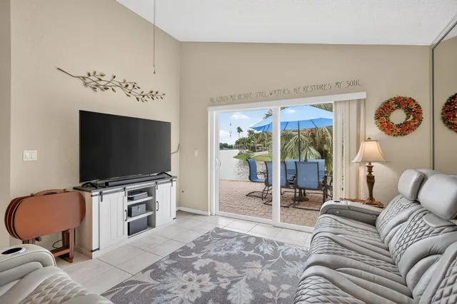 $689,000 | 10638 Northwest 7th Street, Pembroke Pines, FL 33026