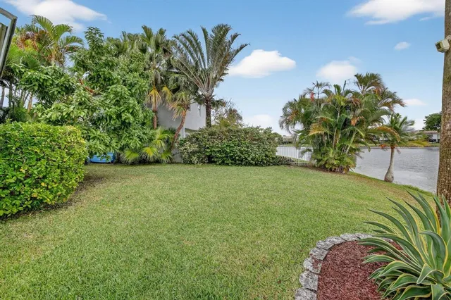 $689,000 | 10638 Northwest 7th Street, Pembroke Pines, FL 33026