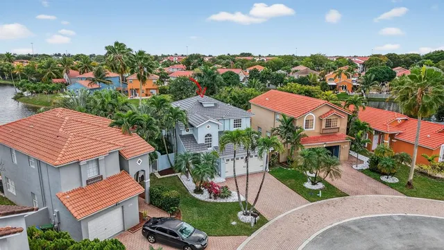 $689,000 | 10638 Northwest 7th Street, Pembroke Pines, FL 33026