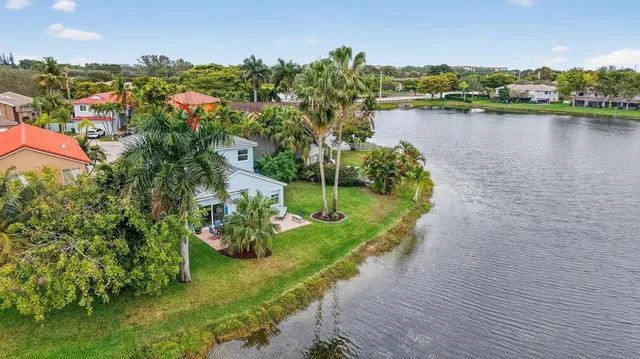 $689,000 | 10638 Northwest 7th Street, Pembroke Pines, FL 33026