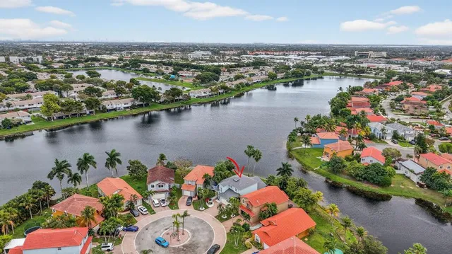 $689,000 | 10638 Northwest 7th Street, Pembroke Pines, FL 33026