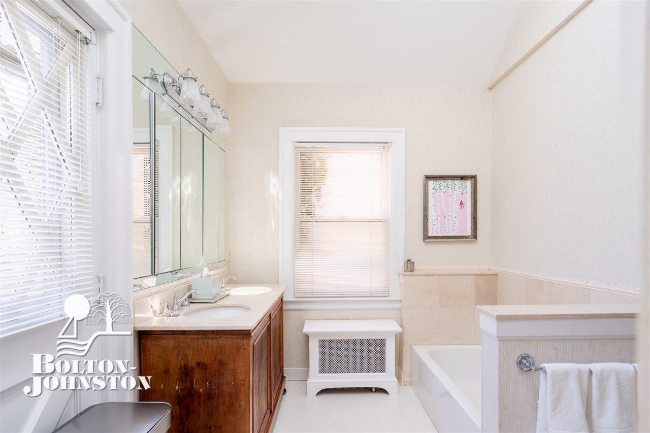 923 Washington Road Grosse Pointe, MI 48230 - Photo 43 of 56 31388291-42.JPG