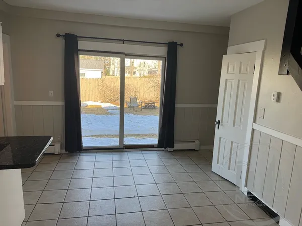 $2,100 | 137 Main Street, Unit REAR, Upton, MA 01568