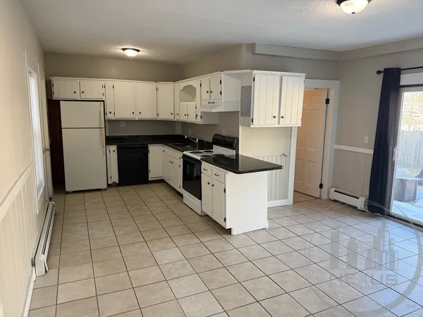 $2,100 | 137 Main Street, Unit REAR, Upton, MA 01568