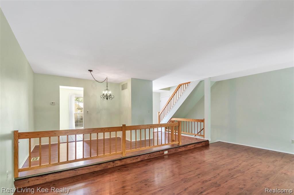 1594 Ravine Lane Rochester Hills, MI 48306 - Photo 15 of 32
