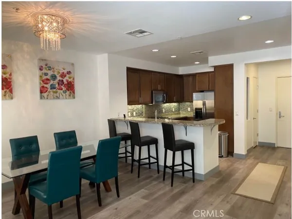 $3,100 | 21301 Erwin Street, Woodland Hills, CA 91367