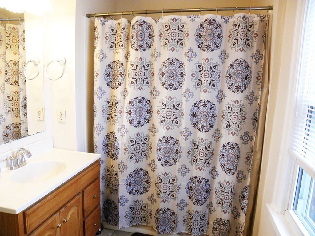 29 Wrentham Road Springfield, MA 01119 - Photo 6 of 15
