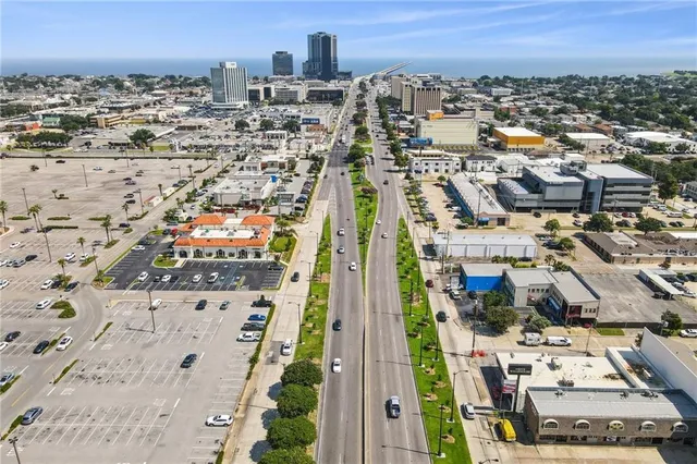 $1,190,000 | Undisclosed Address, Metairie, LA 70002