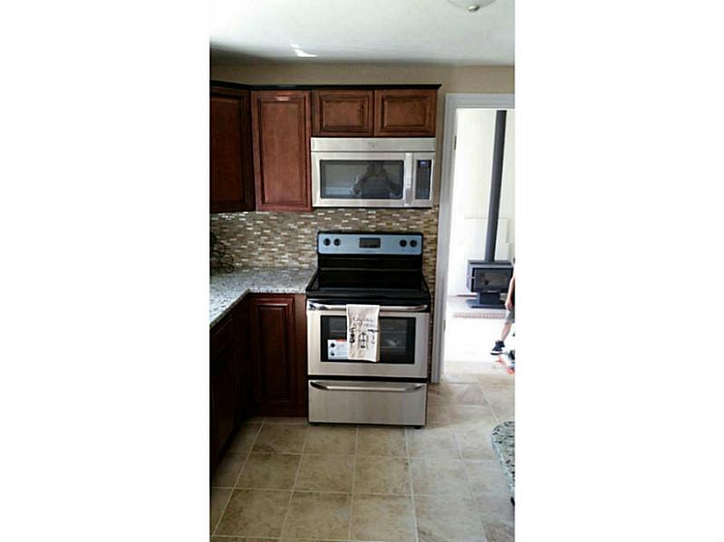 29 Fieldstone Road Warwick, RI 02886 - Photo 8 of 22 Kitchen.