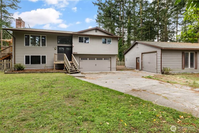 $625,000 | 1904 North Fir Woods Place, Oak Harbor, WA 98277
