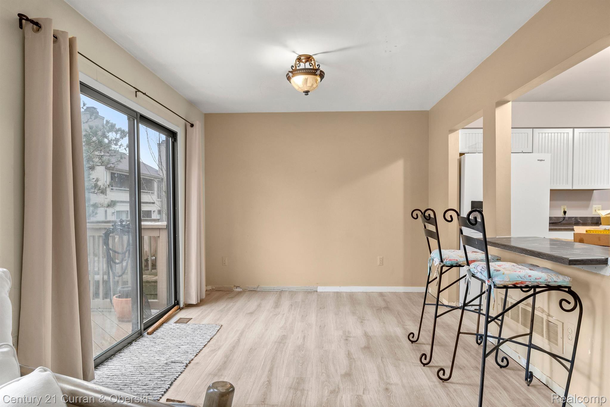 694 Charing Court Rochester, MI 48307 - Photo 8 of 21 dining area