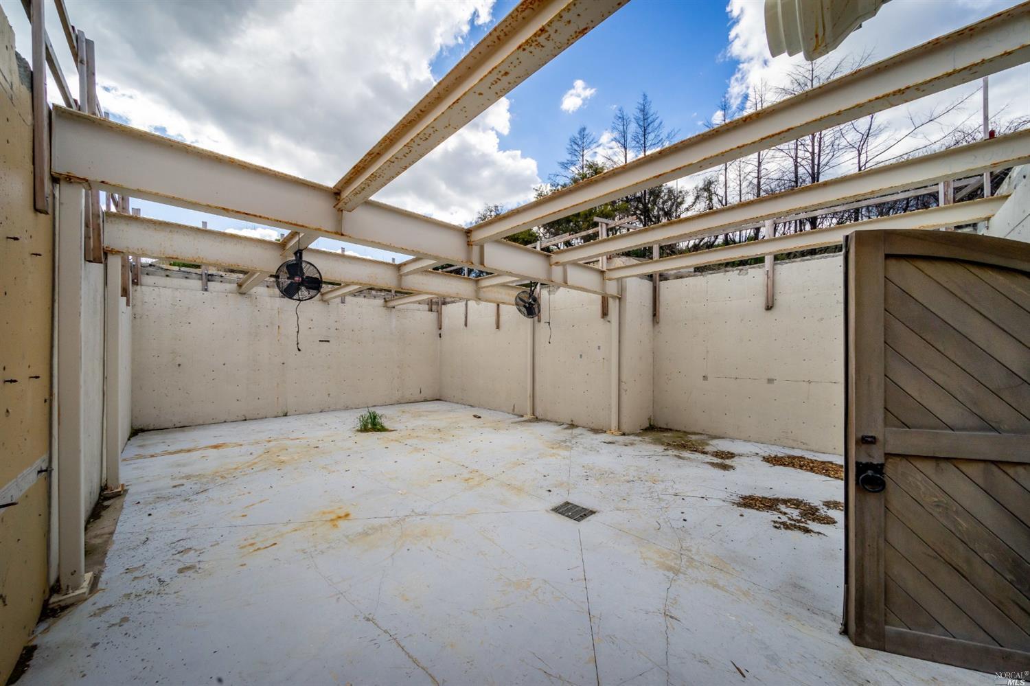 900 Quietwater Ridge Santa Rosa, CA 95404 - Photo 21 of 38 a view of a garage