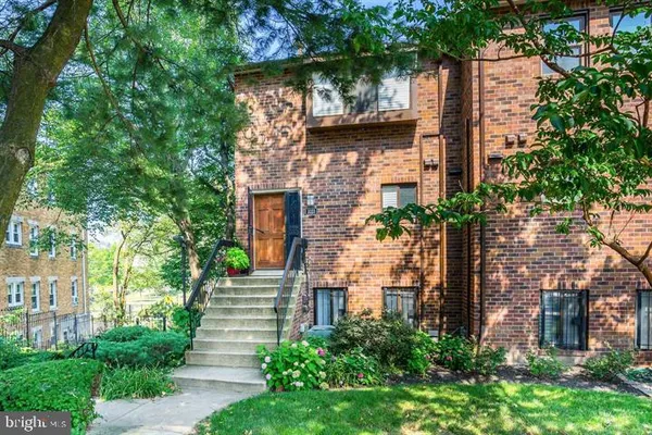 $2,950 | 1023 Quincy Street Northeast, Unit 1023, Washington, DC 20017