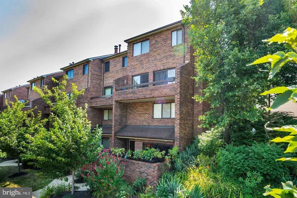 $2,950 | 1023 Quincy Street Northeast, Unit 1023, Washington, DC 20017