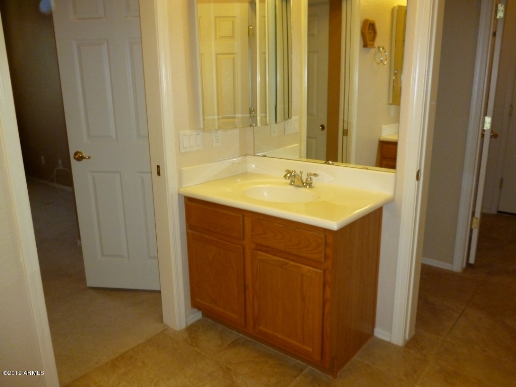 43125 West Venture Road Maricopa, AZ 85138 - Photo 15 of 20 Guest Bathroom