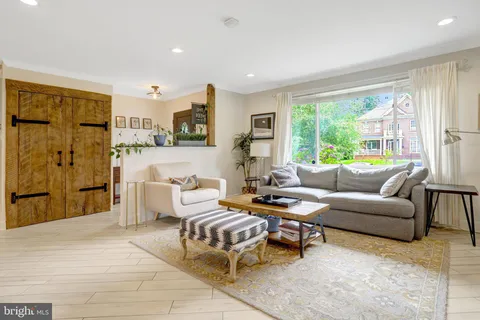 $775,000 | 7505 Hogarth Street, Springfield, VA 22151