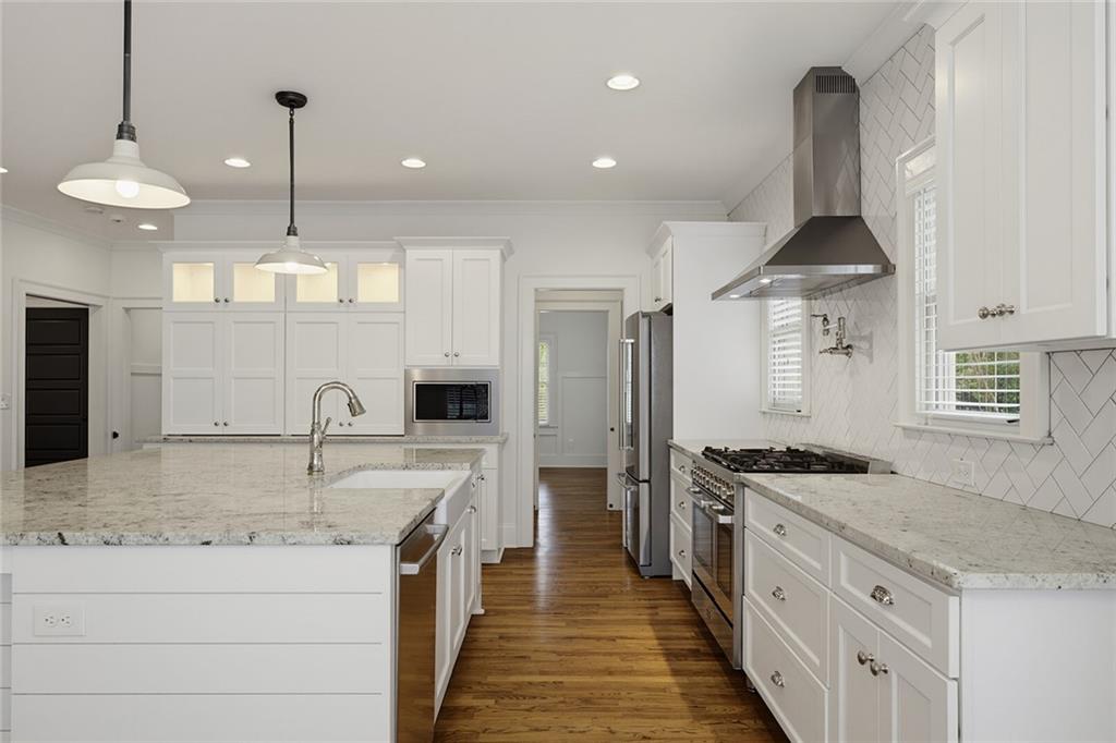 827 Derrydown Way Decatur, GA 30030 - Photo 12 of 38 Gallery Image 12