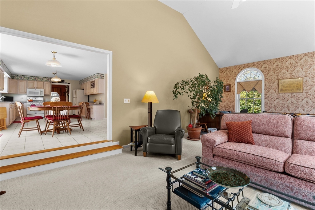 19 Bartlett Road Methuen, MA 01844 - Photo 8 of 42 Gallery Image 8