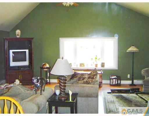 184 Amboy Road Old Bridge, NJ 07747 - Photo 4 of 8 Gallery Image 4