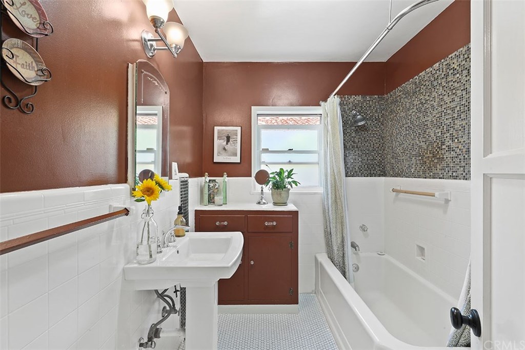 2118 Greenleaf Street Santa Ana, CA 92706 - Photo 10 of 23