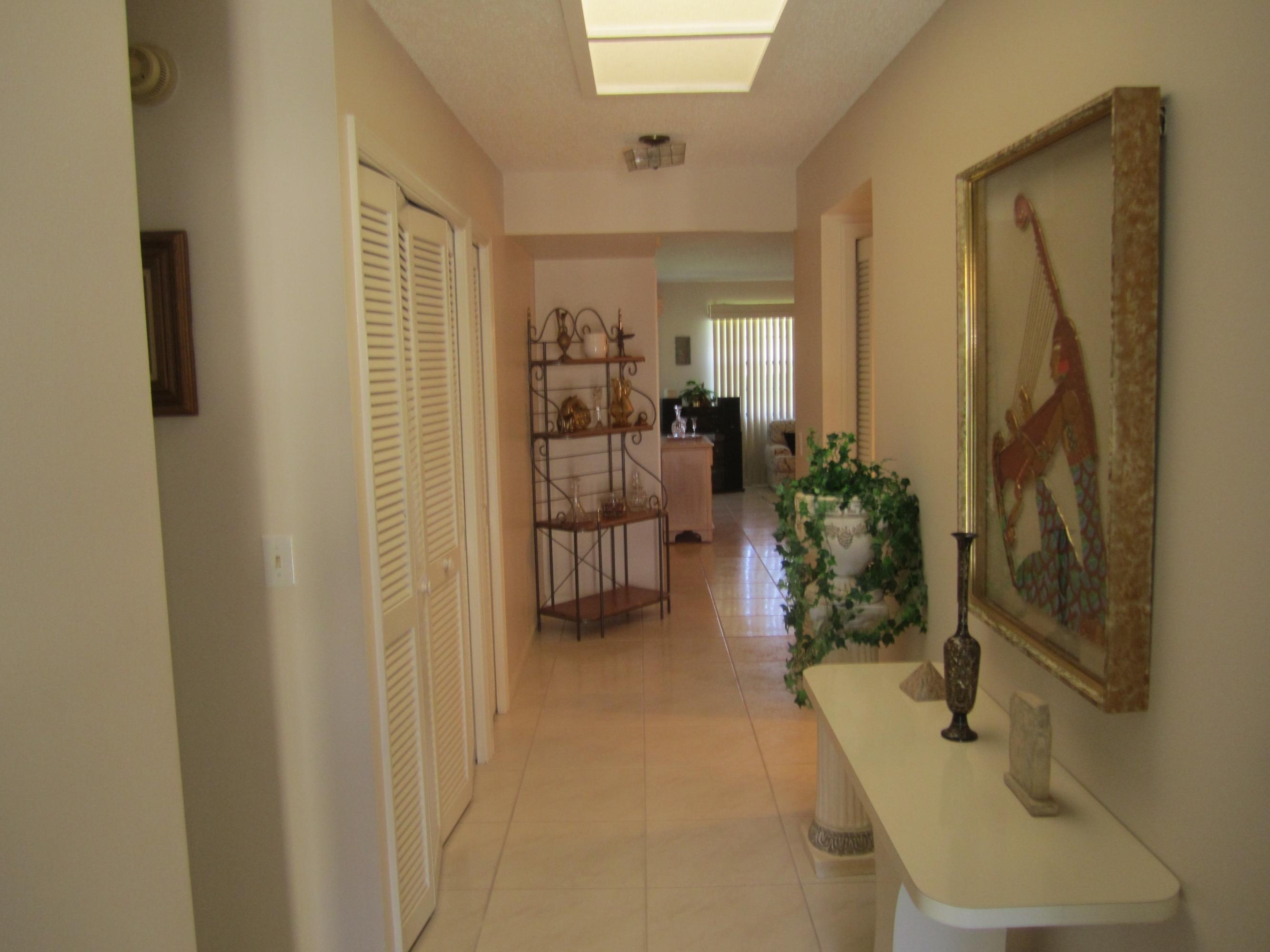 22 Ridge Pointe Drive, Unit D Boynton Beach, FL 33435 - Photo 13 of 25 1383